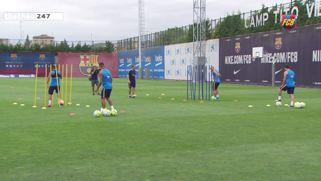 VIDEO: Messi - Mascherano thua tài Neymar - Alves ở màn thi đấu kỹ thuật trên sân tập