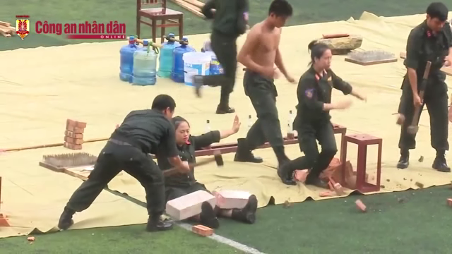 VIDEO: Màn Trình diễn võ thuật cực đỉnh của các chiến sĩ CSCĐ Việt Nam