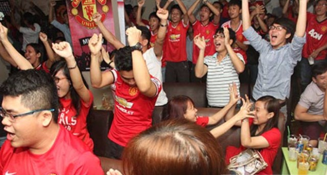 VIDEO: CĐV Việt Nam hài lòng với chiến thắng của MU