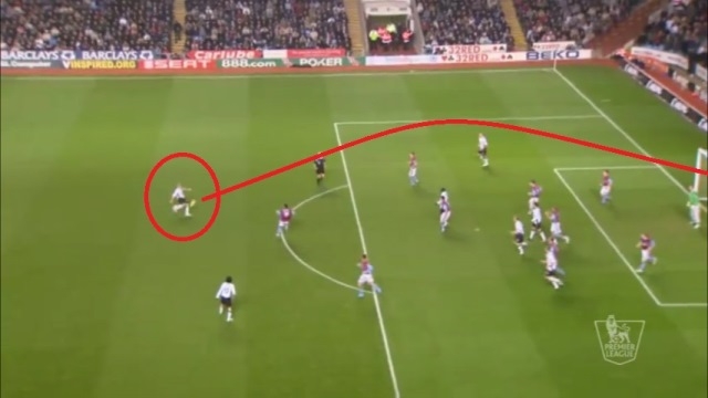 VIDEO: Pha bắt volley đẹp mắt của Paul Scholes vào lưới Aston Villa