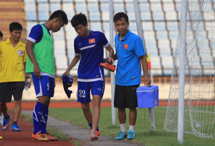 Thắng Lào, U19 Việt Nam vẫn bị chê trách