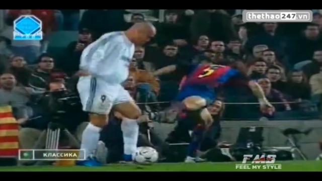 VIDEO: Pha bóng đẳng cấp của 'Ronaldo béo' khi đối đầu với Puyol
