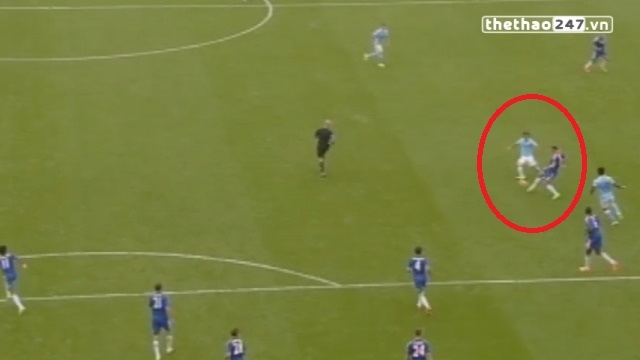 VIDEO: Sai lầm đáng trách của Ivanovic khiến Chelsea nhận bàn thua thứ 3