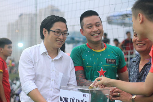 Tuấn Hưng giúp HAT FC đánh bại AFCVN trong trận đấu gây quỹ từ thiện