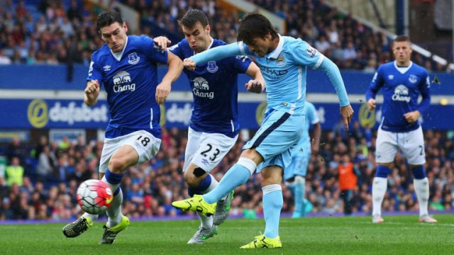 VIDEO: Những pha chạm bóng kỹ thuật của David Silva trong trận đấu với Everton