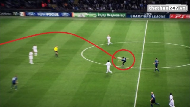 VIDEO: Chiêm ngưỡng 5 bàn thắng đẹp mắt được ghi từ giữa sân