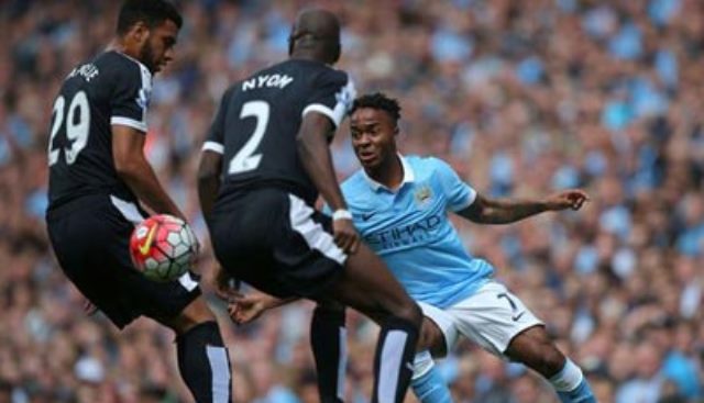 VIDEO: Sterling mở tỷ số cho Man City ngay đầu hiệp 2