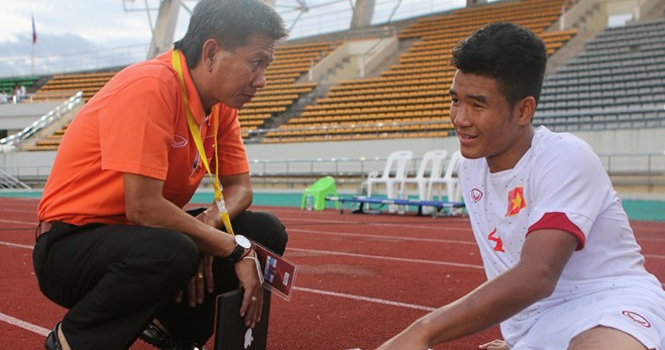 HLV U19 VN: 'Thắng Singapore 6-0 vẫn chưa chắc vào bán kết'