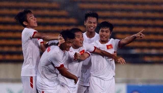 VIDEO: Đức Chinh nâng tỷ số lên 2-0 cho U19 Việt Nam