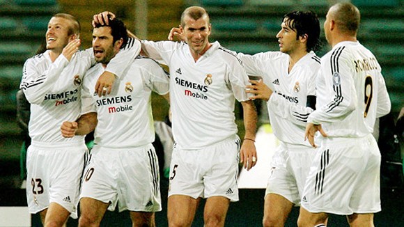 VIDEO: Xem Zidane, Carlos, Raul, Beckham và Ronaldo phối hợp ghi bàn