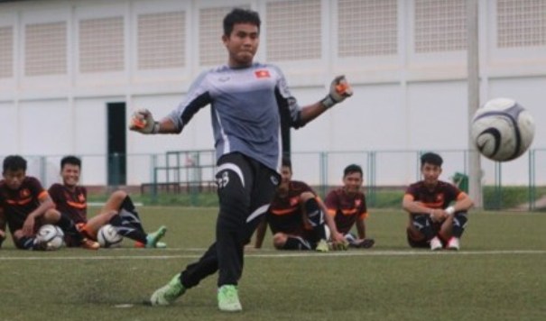 VIDEO: Thủ môn Thanh Tuấn - Chốt chặn vững chắc của U19 Việt Nam