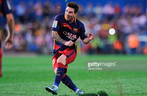 VIDEO: Messi tái hiện pha sút phạt 'thảm họa' trước Atletico