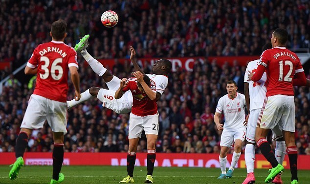 VIDEO: Tốp 5 bàn thắng đẹp nhất vòng 5 Ngoại hạng Anh