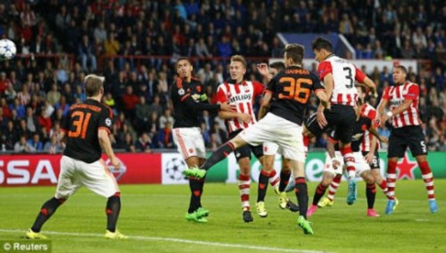 Video bàn thắng: PSV 2-1 Man United (Champions League 2015/16)