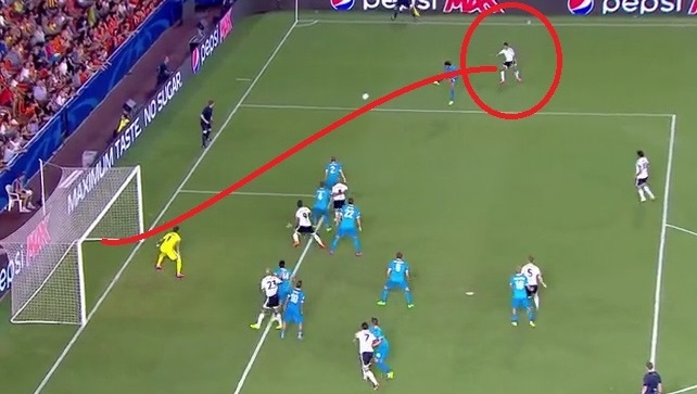 VIDEO: Cầu thủ Valencia ghi bàn thắng ở góc sút không tưởng
