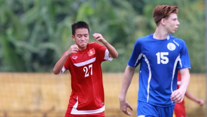 VIDEO: Cầu thủ U16 Việt Nam tái hiện pha ăn mừng của Ronaldo