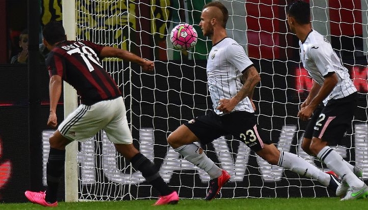 Video bàn thắng: AC Milan 3-2 Palermo (Vòng 4 Serie A)