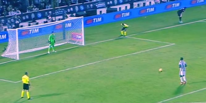 VIDEO: Pogba tái hiện pha sút penalty siêu 'dị' ở vòng 4 Serie A