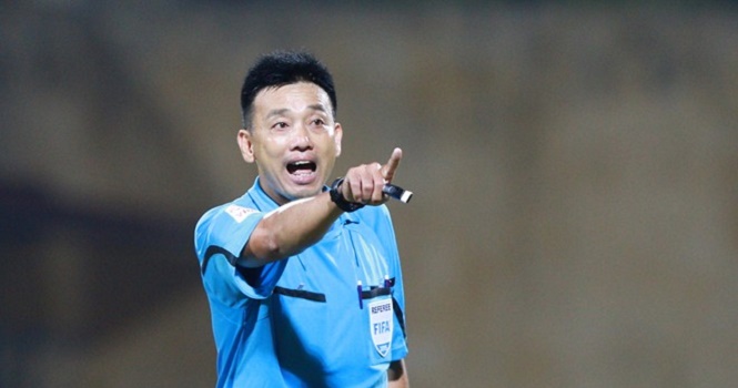 Trọng tài Võ Minh Trí đoạt Còi vàng V.League 2015