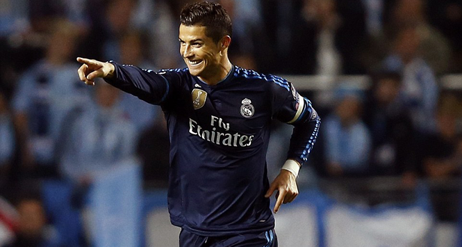 Ronaldo lại lấp lửng tương lai trong ngày lập kỷ lục