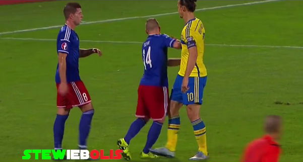 VIDEO: Ibrahimovic lại hành hung đối phương ở trận gặp Liechtenstein