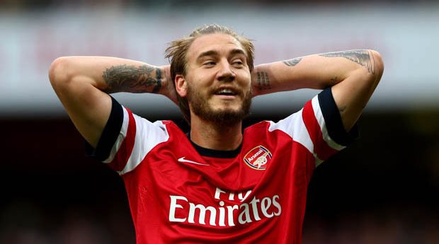 VIDEO: Pha kiến tạo khiến đồng đội giật mình của Bendtner