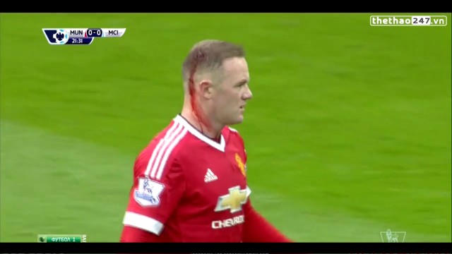 VIDEO: Tình huống va chạm khiến Rooney chảy máu đầu