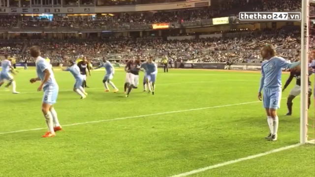 VIDEO: Khoảnh khắc Pirlo tỏ ra bất lực trước đội bóng của Lee Nguyễn