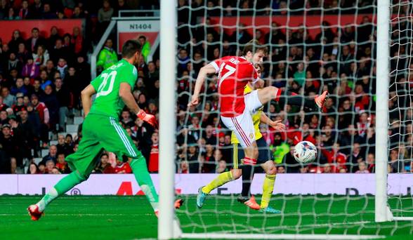 VIDEO: Cú đá phản lưới nhà không tin nổi của Blind trước Middlesbrough