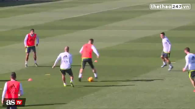 VIDEO: Xem Ramos biến Pepe thành 'gã hề' trên sân tập Real