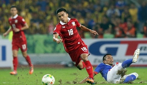 Hai CLB J-League 1 Nhật Bản muốn chiêu mộ 'Messi Thái Lan'