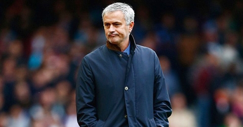 HLV Mourinho lập kỷ lục buồn ngày Chelsea thua trận