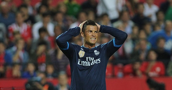 Real Madrid đánh mất ngôi đầu sau trận thua Sevilla