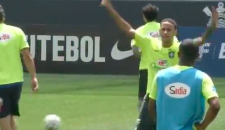 VIDEO: Neymar liên tục 'nhả đạn' trong buổi tập cùng ĐT Brazil