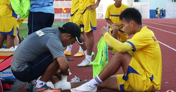 U21 Việt Nam đón ca chấn thương đầu tiên