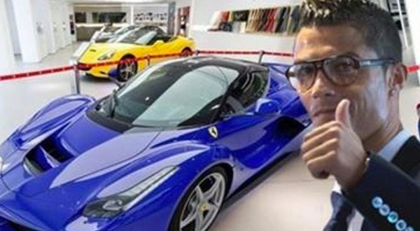 VIDEO: Ronaldo khoe bộ sưu tập siêu xe theo cách đầy 'tinh tế'