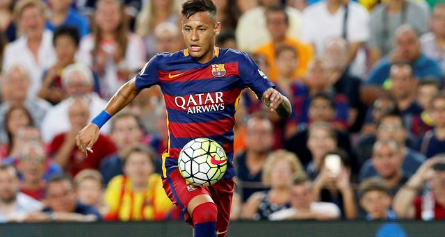 VIDEO: Pha khống chế bóng siêu hạng của Neymar được tái hiện trước Roma