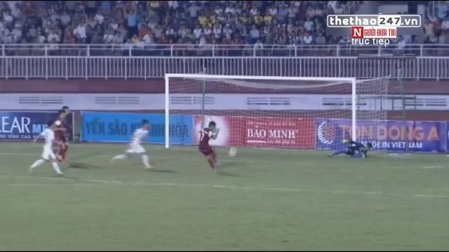 VIDEO: Xuân Mạnh tiếp tục thể hiện duyên ghi bàn trước U21 HAGL