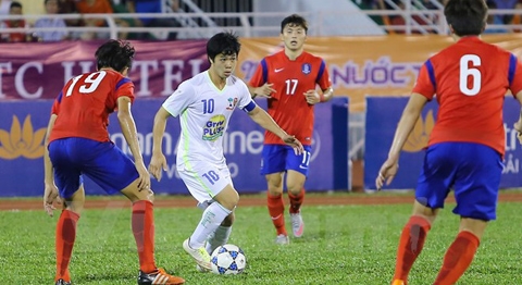 HLV U21 Singapore 'ngả mũ' trước tài năng của Công Phượng