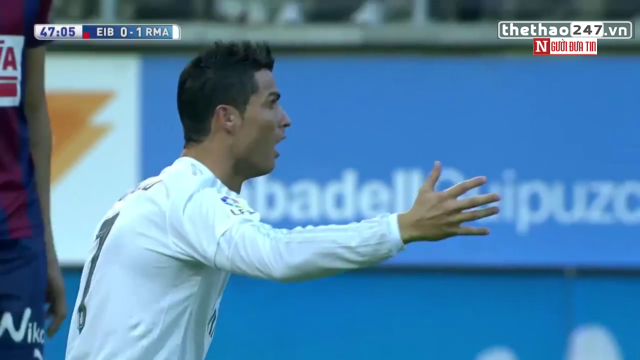 VIDEO: 2 lần Ronaldo đòi penalty ở trận gặp Eibar