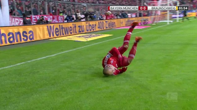 VIDEO: Robben và những màn ăn mừng 'thảm họa' ở Bundesliga