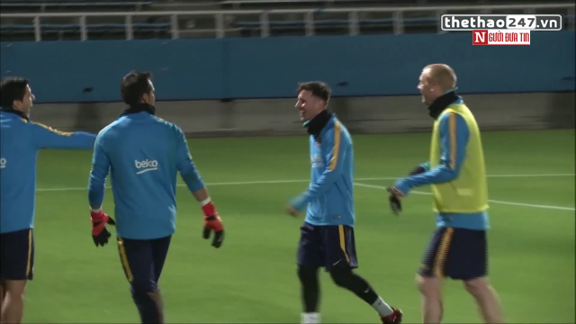 VIDEO: Luis Suarez phấn khích với bàn thắng không tưởng của Messi