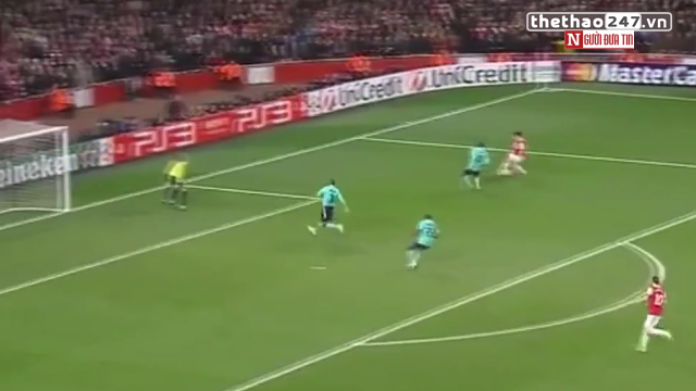 VIDEO: Kiệt tác phản công kinh điển của Arsenal trước Barca