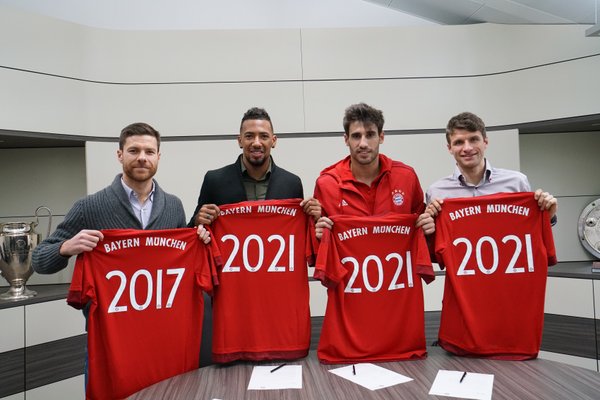 Bayern ký liền tay 4 hợp đồng mới