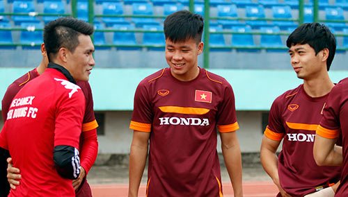 VIDEO: Buổi tập luyện của U23 Việt Nam trên sân Bình Dương