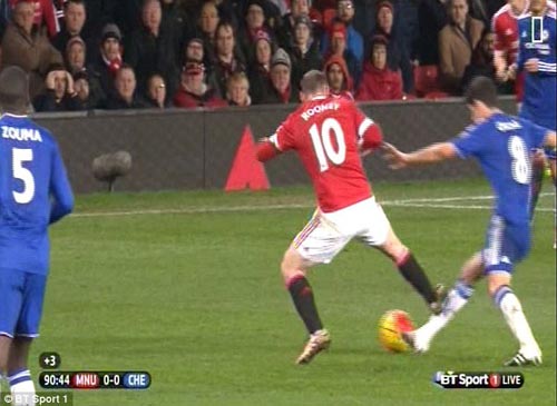 VIDEO: 2 pha bóng đáng quên của Rooney ở trận gặp Chelsea