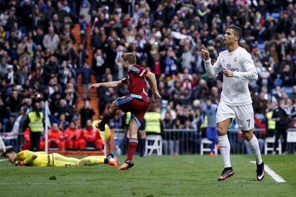 VIDEO: Cú volley xuất thần của Ronaldo vào lưới Real Sociedad