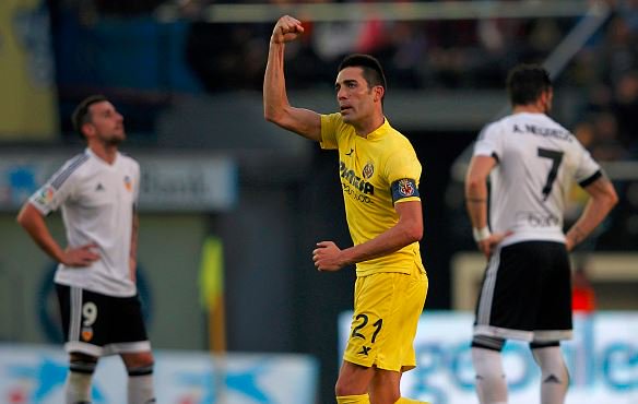 Video bàn thắng: Villarreal 1-0 Valencia (Vòng 17 La Liga)