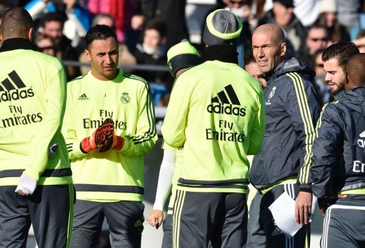 VIDEO: Buổi tập đầu tiên của Real Madrid dưới thời HLV Zidane