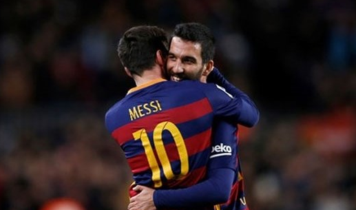 VIDEO: Adra Turan kiến tạo, Messi ghi bàn thắng thứ 300 ở La Liga